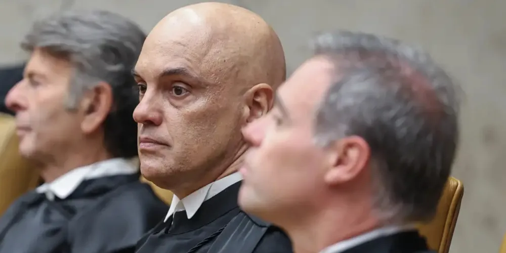 O ministro decidiu que a suspensão terá validade até que a Corte julgue as ações contrárias à legislação