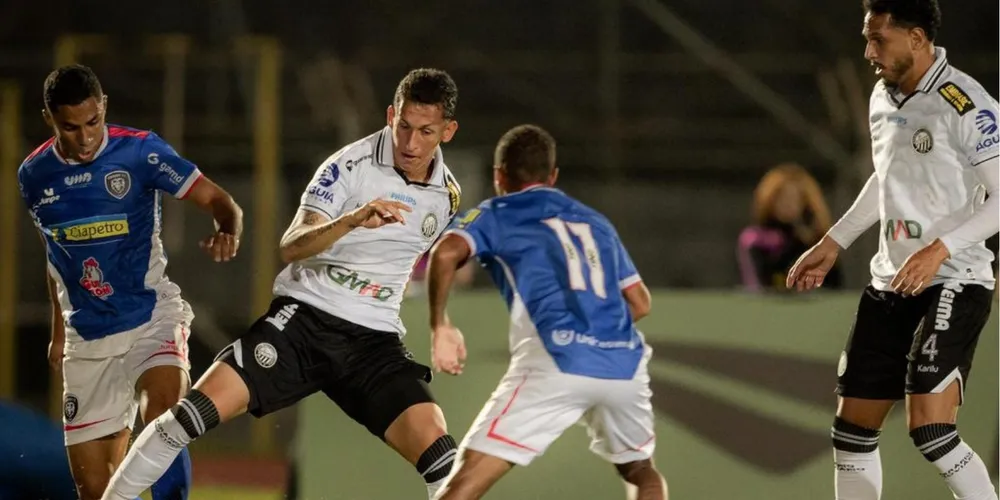 Duelo entre Operário e Cianorte