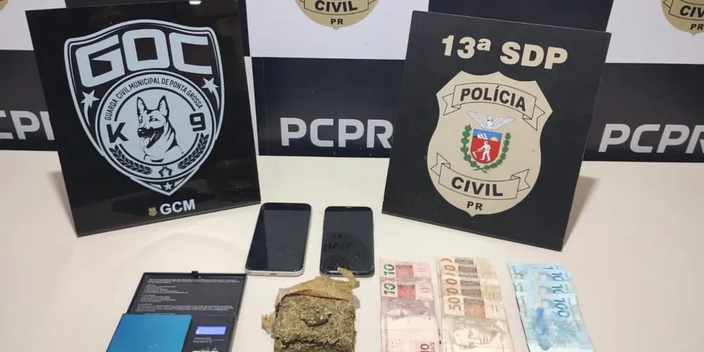 O jovem assumiu a propriedade das drogas encontradas e foi preso em flagrante pelo crime de tráfico