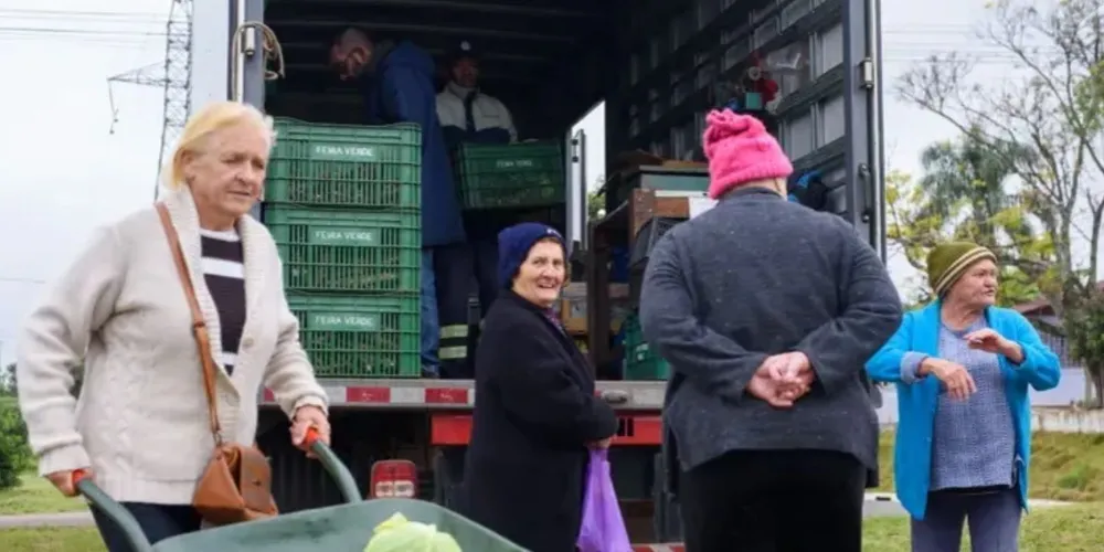 Equipes do Feira Verde estarão trocando recicláveis por frutas, verduras e legumes