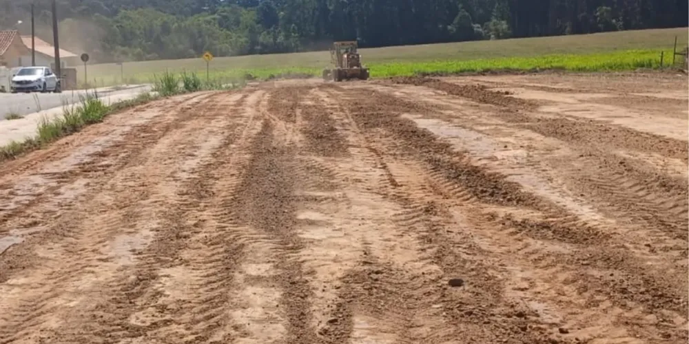 Terreno está sendo preparado para receber as obras