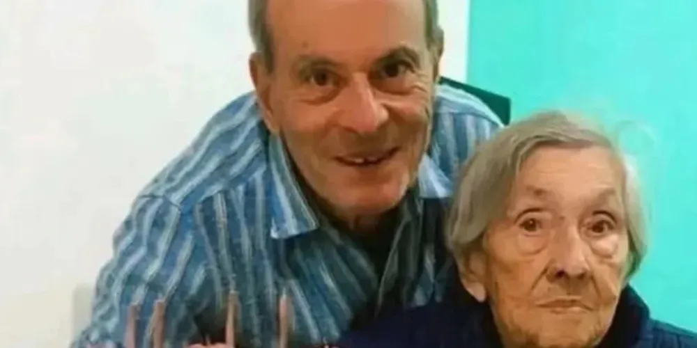 Cantor Ney Matogrosso e sua mãe, Beita Pereira