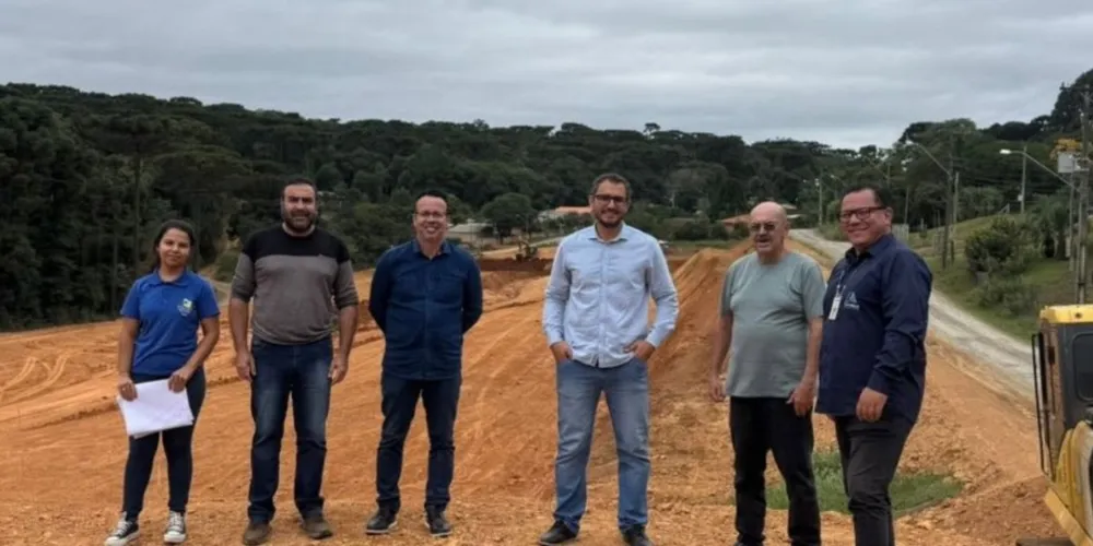 O prefeito Douglas Modesto esteve presente durante a visita