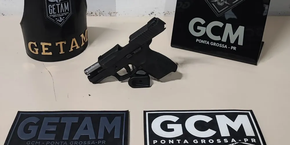 A arma foi apreendida