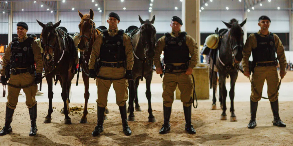 Viaturas da Guarda Municipal e da Polícia Militar estarão em circulação constante na parte externa e nos estacionamentos, reforçando a segurança e a prevenção