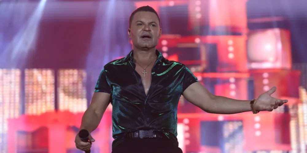 Eduardo Costa sobe aos palcos às 23h30 desta quarta-feira (18)