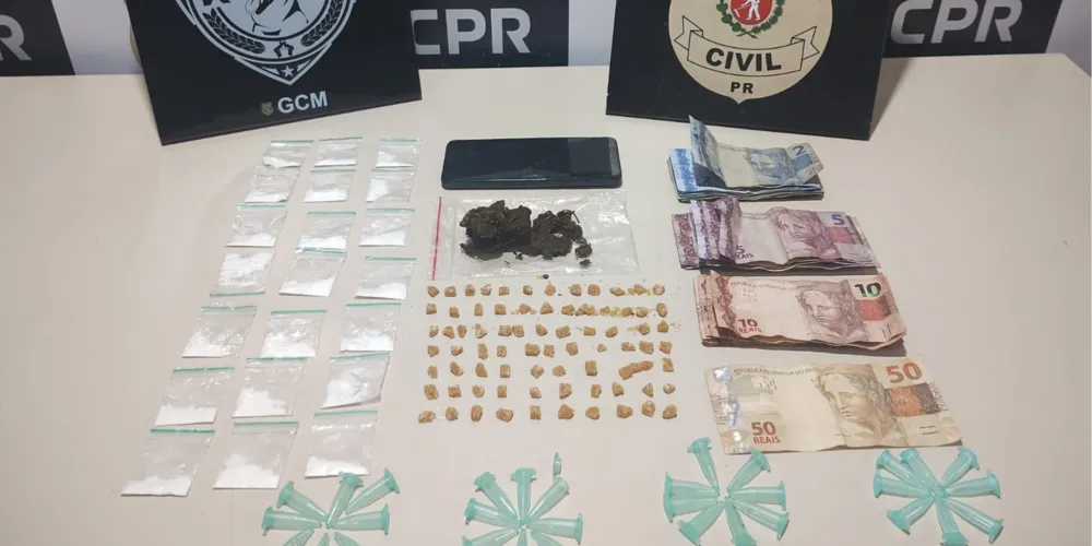 Moradora da casa tentou jogar as drogas pela janela