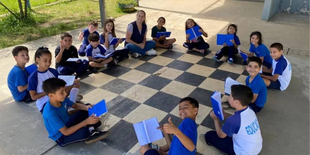 A atividade mostrou-se significativa e envolvente, possibilitando a participação ativa dos alunos e contribuindo para o desenvolvimento da linguagem oral e escrita de forma lúdica e contextualizada