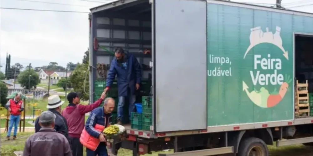 Equipes do Feira Verde estarão trocando recicláveis por frutas, verduras e legumes