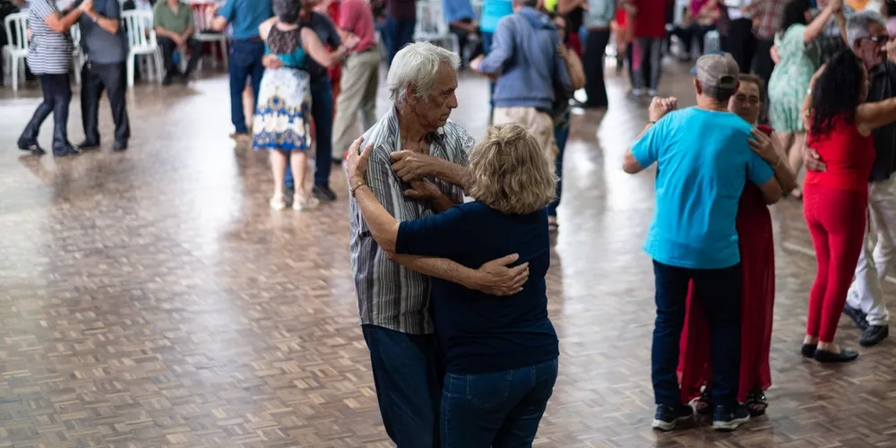 Idosos em evento da CECON.