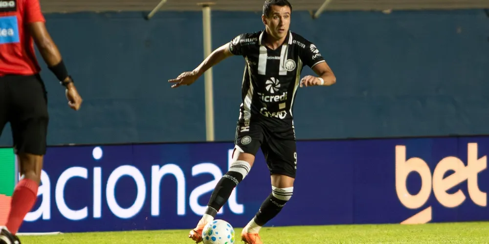 Pablo com a camisa do Operário