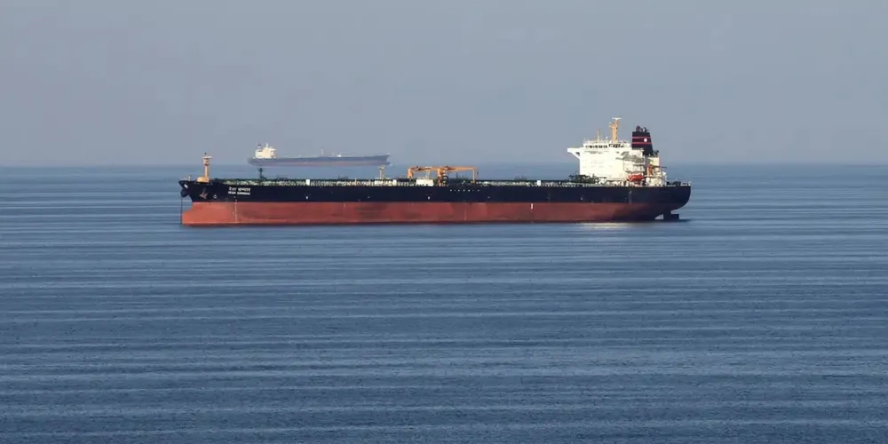 Navio no Estreito de Ormuz