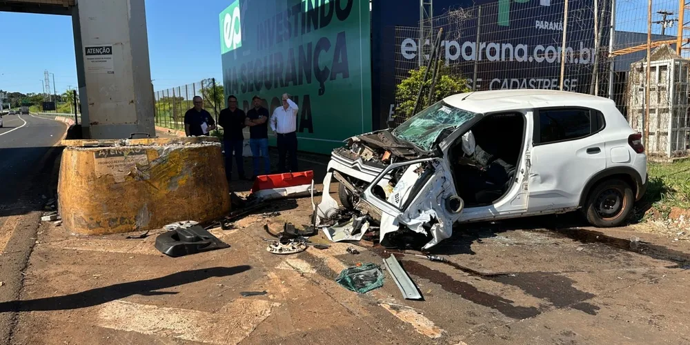 Veículo após colisão