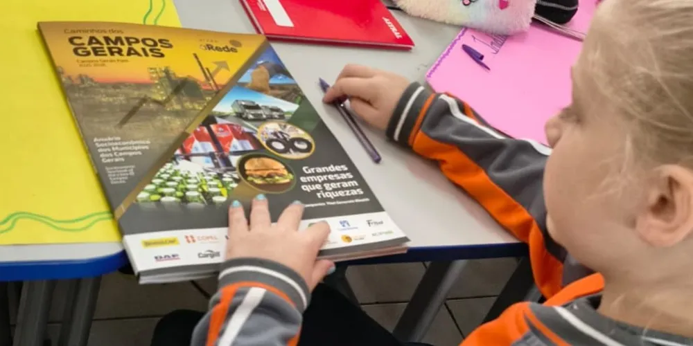 Os conteúdos do anuário foram trabalhados de forma integrada entre as disciplinas de Geografia e Matemática, permitindo que os alunos analisassem dados como população, número de empresas, renda e Índice de Desenvolvimento Humano