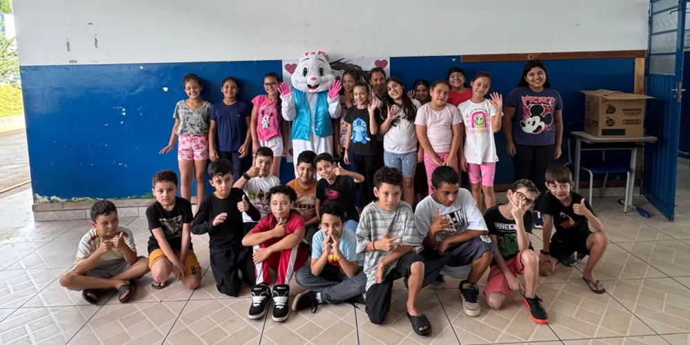Série de ações foram agraciadas com visita do coelinho na instituição