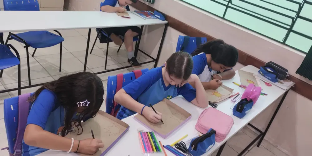 Estudantes puderam confeccionar suas próprias representações cósmicas