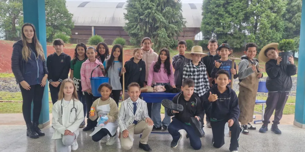 Educandos puderam unir duas datas importantes em dinâmicas realizadas