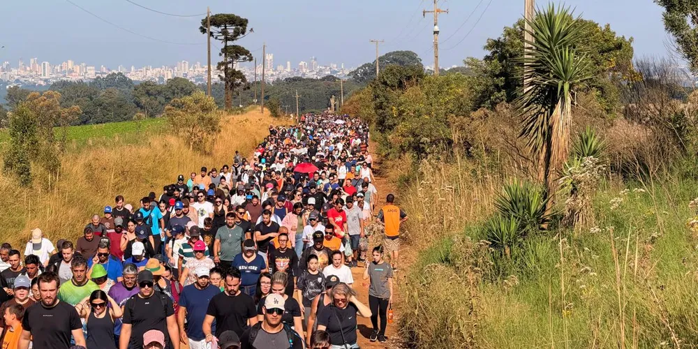 O percurso é de aproximadamente 10 quilômetros, do Mosteiro dos Arautos do Evangelho até a Capela Santa Bárbara