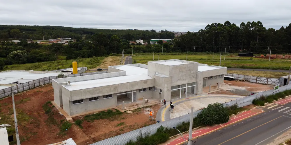Obras do superposto do Jardim Royal, em Ponta Grossa