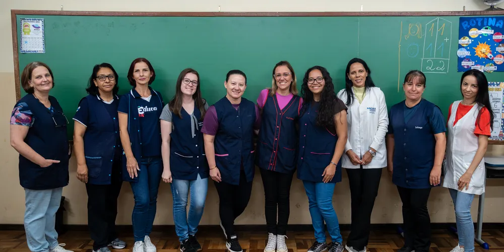 Professores da Escola Municipal Professora Haydee Ferreira de Oliveira, que foram premiados pelo MEC