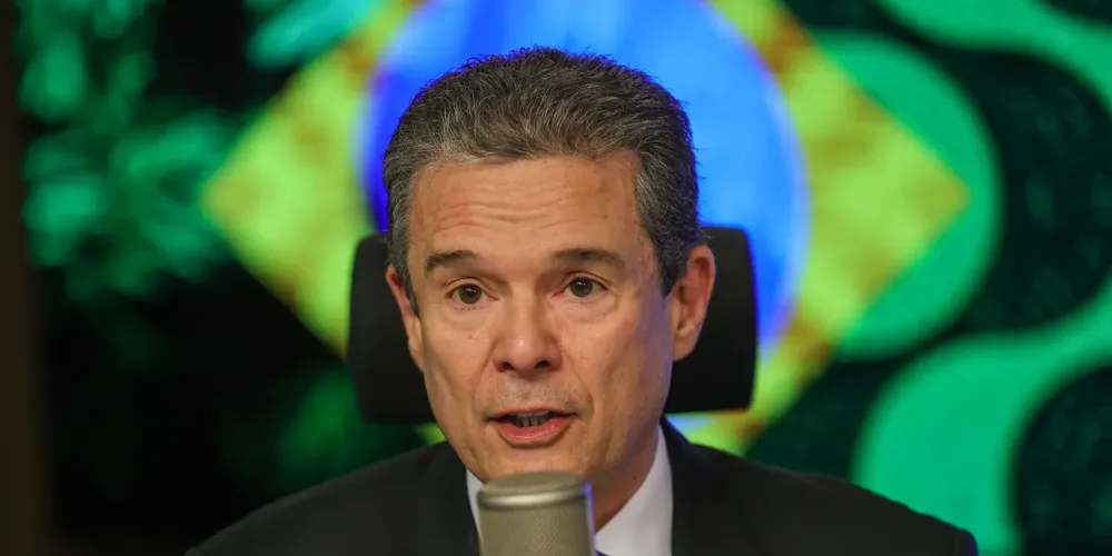 Ministro André de Paula