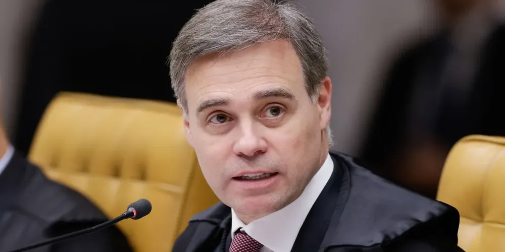 Ministro André Mendonça durante sessão plenária do STF