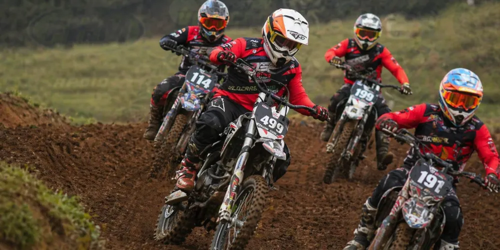 A competição é supervisionada pela Confederação Brasileira de Motociclismo (CBM) e organizada pela Federação Paranaense de Motociclismo (FPRM)