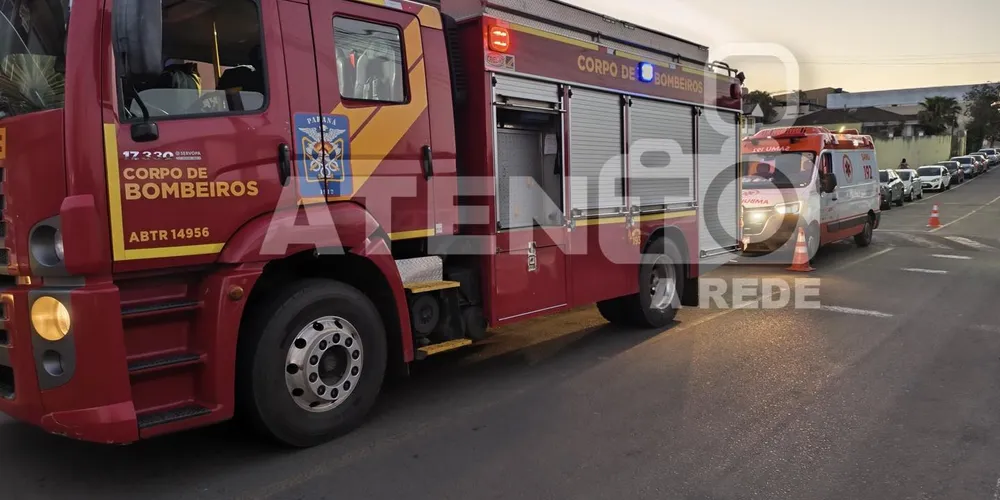 A mulher apresentava sangramento ativo no braço, sendo necessário aplicar um torniquete para conter a perda de sangue