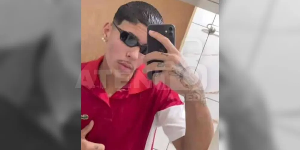 Michel saiu de casa vestindo uma camiseta vermelha e calça jeans azul, conforme aparece na foto divulgada pela família