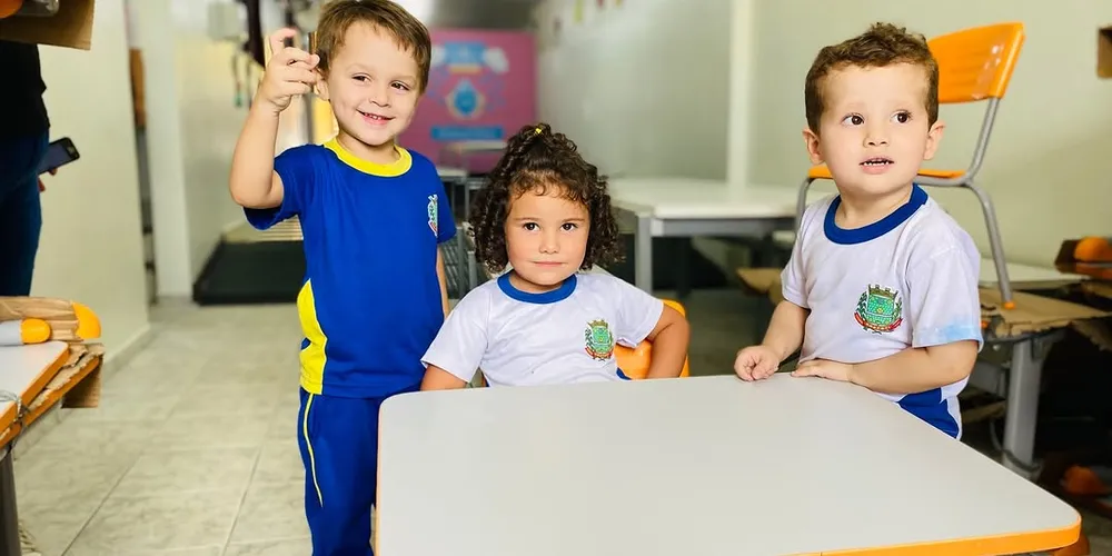 Alunos receberam mobiliários novos