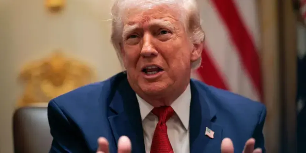 Trump alertou nesta segunda-feira (30) que as usinas de energia e os poços de petróleo do Irã seriam destruídos se o país não abrisse o Estreito de Ormuz