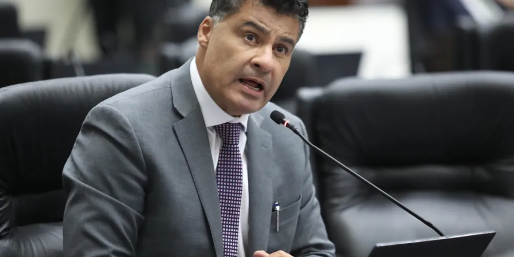 “Queremos criar um instrumento de identificação e orientação, promovendo a guarda responsável e prevenindo acidentes." afirmou Rangel