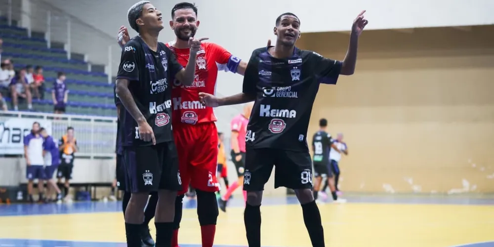 Elenco da ACGF está preparado para estreia no paranaense