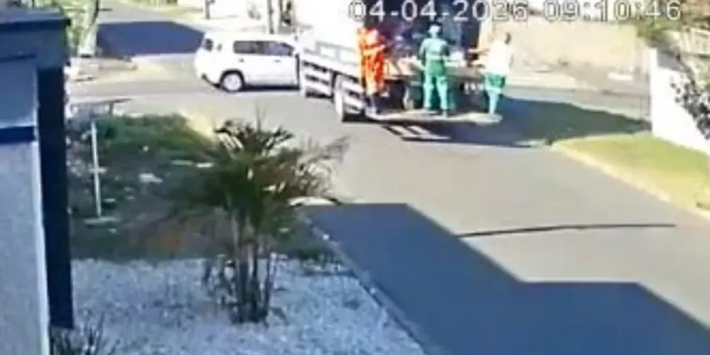 A colisão aconteceu na manhã deste sábado (4)