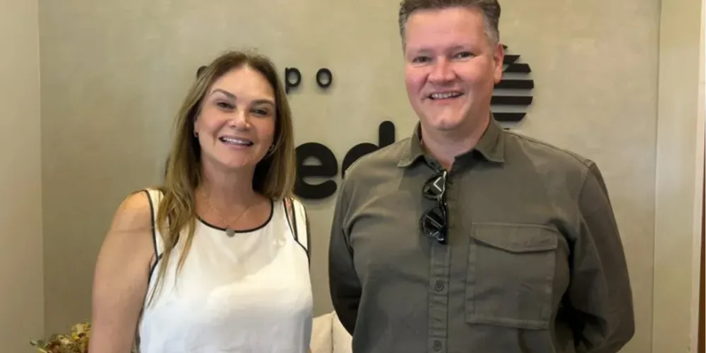 Giorgia Bin Bochenek 'passa' a presidência para Leonardo Puppi Bernardi