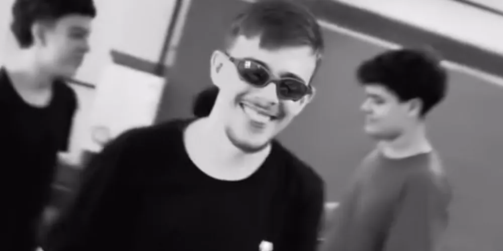 Gustavo Maciel Teixeira, de 18 anos, morto após ser atingido por ônibus