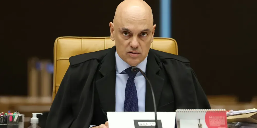A medida ocorre após Moraes ter aberto um inquérito para apurar se foram acessados dados de mais de 100 pessoas entre ministros e pessoas ligadas a eles
