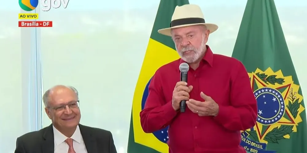 O presidente destacou especificamente as condições especiais destinadas aos caminhoneiros autônomos, que agora poderão parcelar o financiamento em até 10 anos