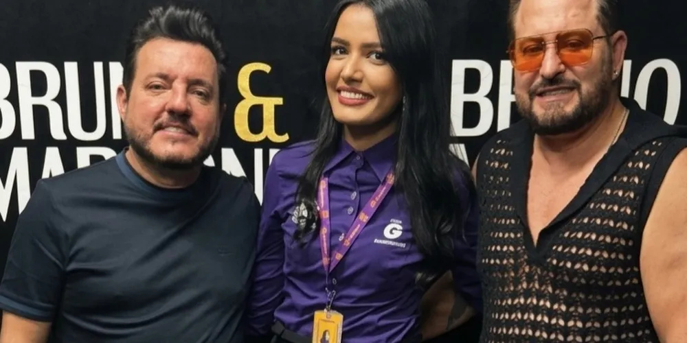 Na ocasião, ele vestiu uma blusa preta transparente que deixava parte do corpo à mostra