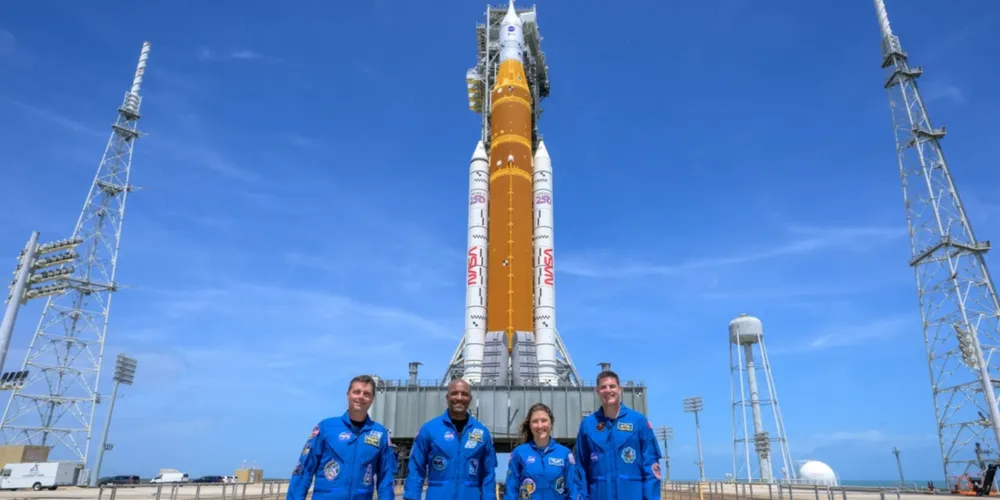 Quatro astronautas estarão voando até a órbita lunar