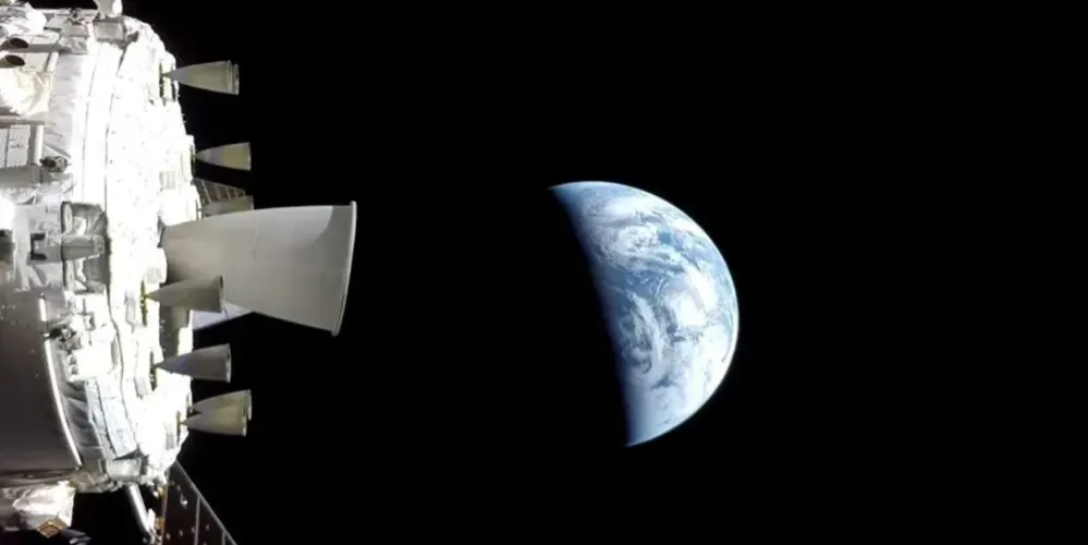 Previsão é de que tripulação presente na Orion pouse na água por volta das 21h07