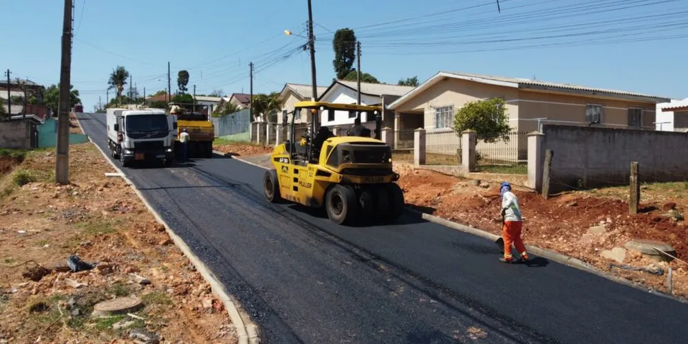 Obras de pavimentação na Vila Borato