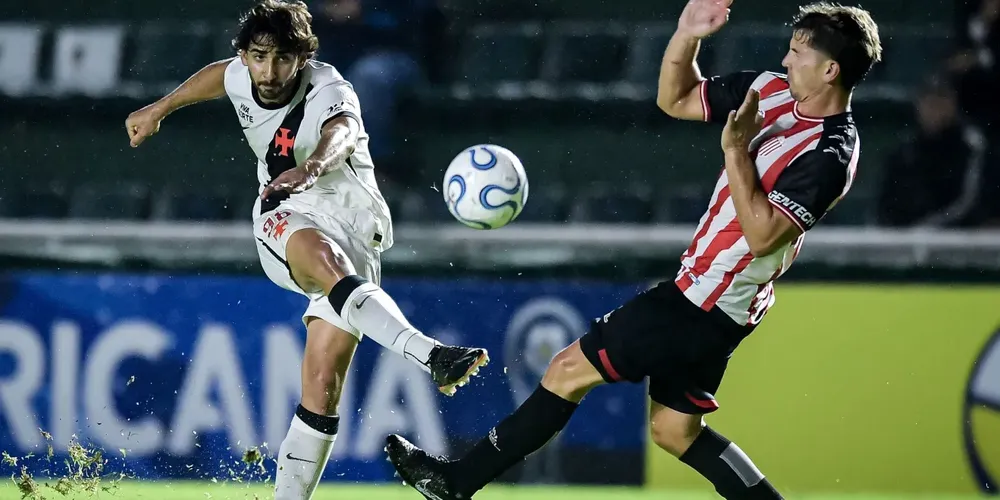 JP tenta chute em Barracas Central x Vasco pela Sul-Americana