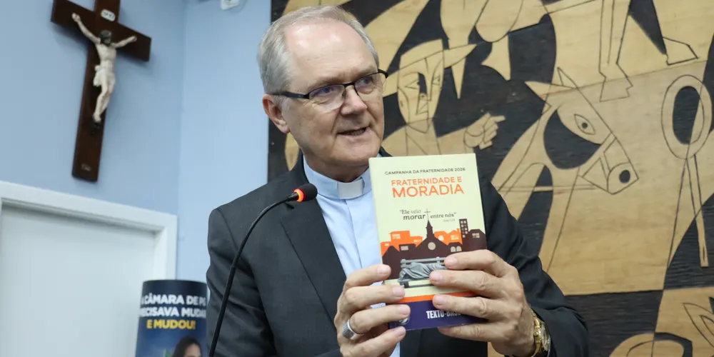 O bispo diocesano Dom Bruno Elizeu Versari