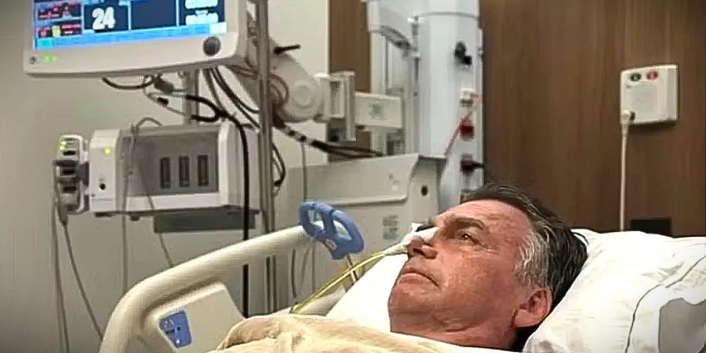 Jair Bolsonaro permanece internado em tratamento de pneumonia