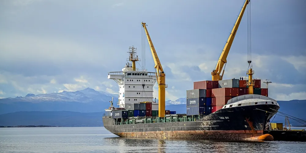 Soja continua liderando a pauta de exportações, com a China absorvendo 71% do volume mensal