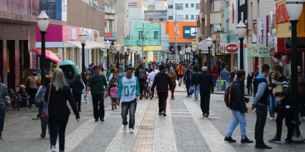 Abordagem aconteceu por volta das 15h no Calçadão da Coronel Cláudio