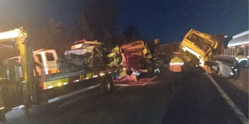 Acidente envolvendo caminhão sem freios deixa um morto e feridos na BR-376, em Ortigueira, no Paraná