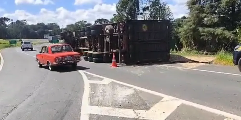 Não houve registro de vítimas relacionadas ao acidente em Ponta Grossa nesse domingo (19)