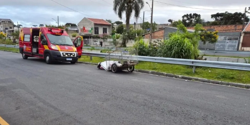 Um cachimbo de crack e uma mochila foram encontrados com a catadora de recicláveis